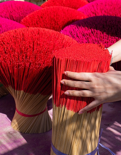 Nhang thiên nhiên  Vạn Linh Hương - Nén nhang từ tâm, hướng về nguồn cội